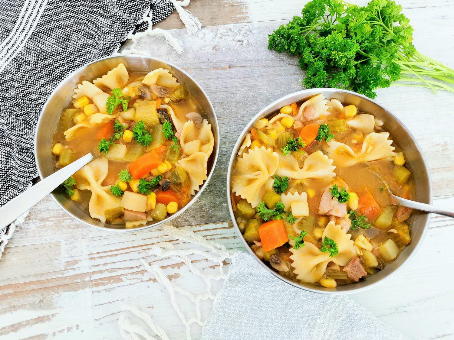 Pastel Mini Bowl 4pcs (2 x stainless steel bowls, 2 x silicone bowls)