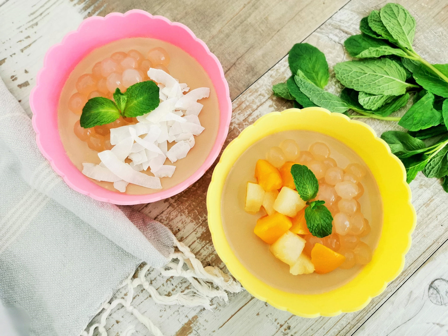 Pastel Salad Bowl 4pcs (2 x stainless steel bowls, 2 x silicone bowls) - Factory seconds