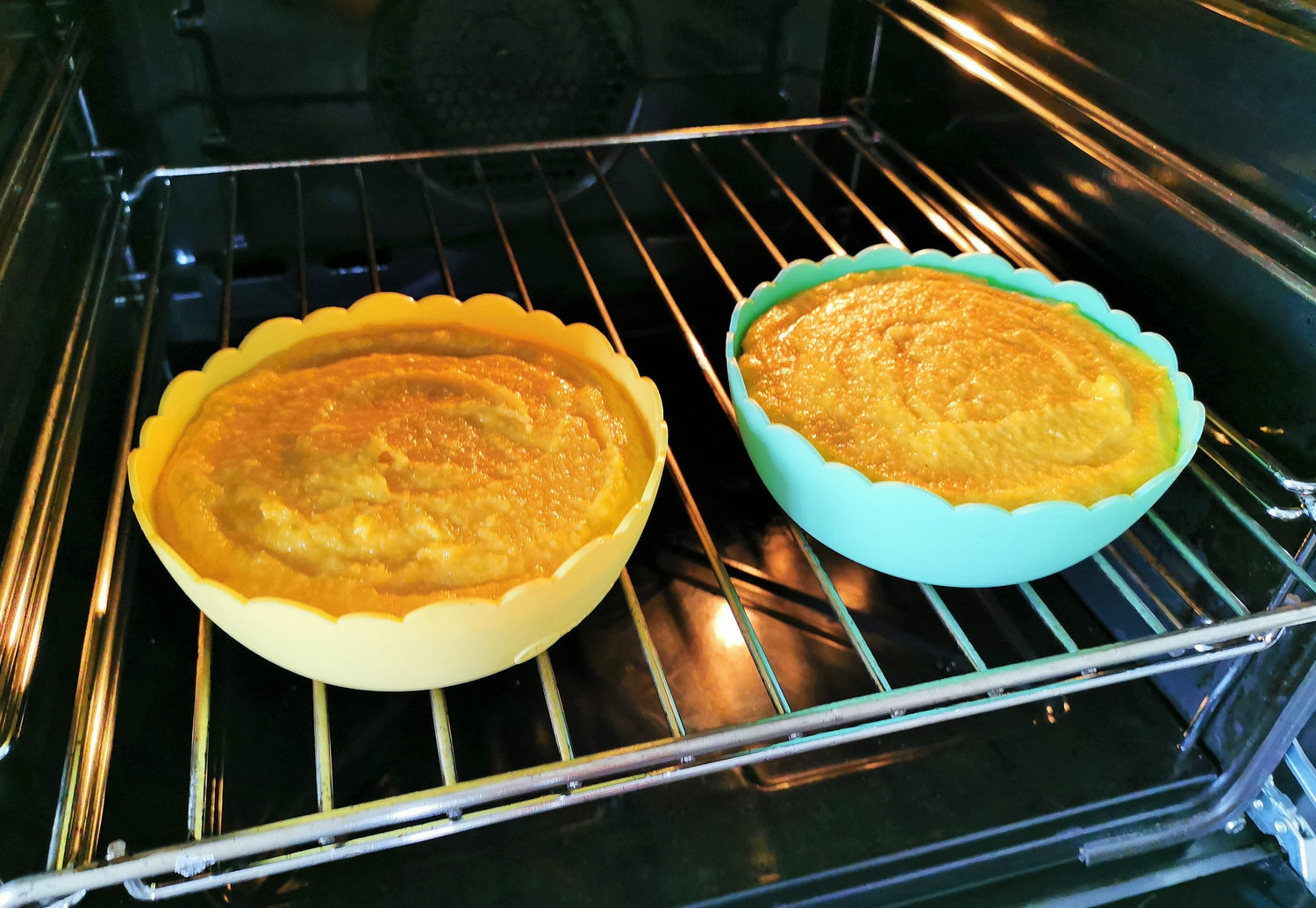 Pastel Salad Bowl 4pcs (2 x stainless steel bowls, 2 x silicone bowls) - Factory seconds