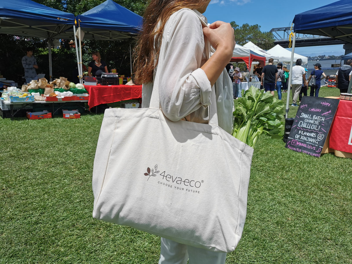 Shopping at the farmers market